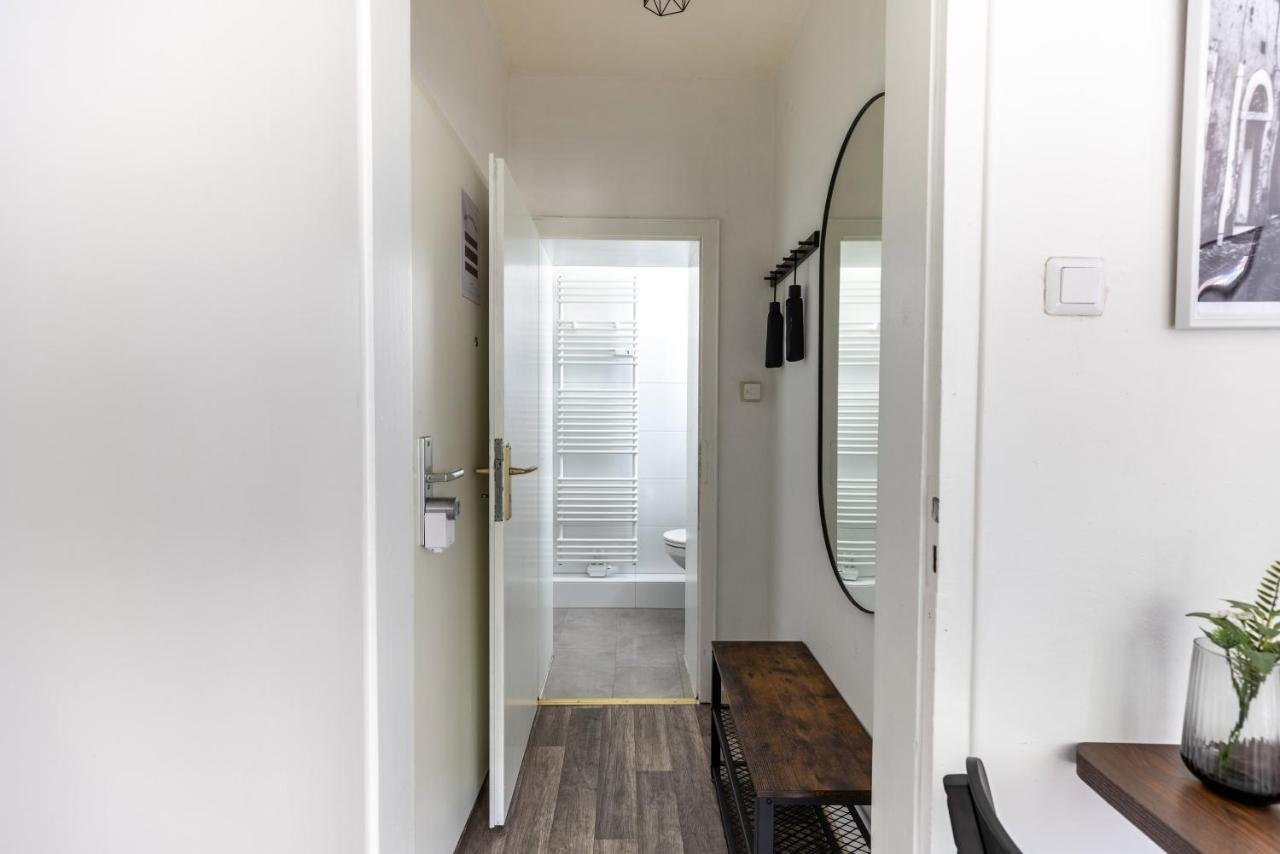 Perfekt Fuer 2! Wifi/ Netflix Apartment Duisburg Ngoại thất bức ảnh